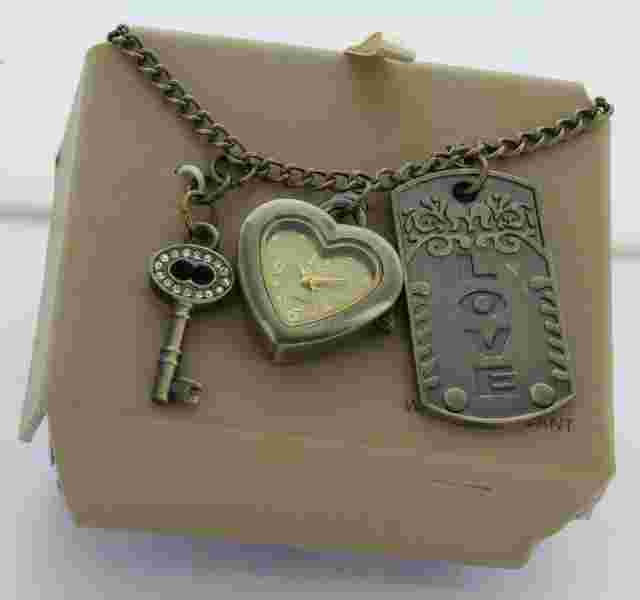DECREE Women’s Charm necklace watch with key to heart for fall in love