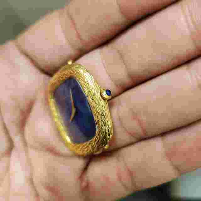 Very UNIQUE 18KT vintage BUECHE girod Lapis Dial Vintage Watch.
