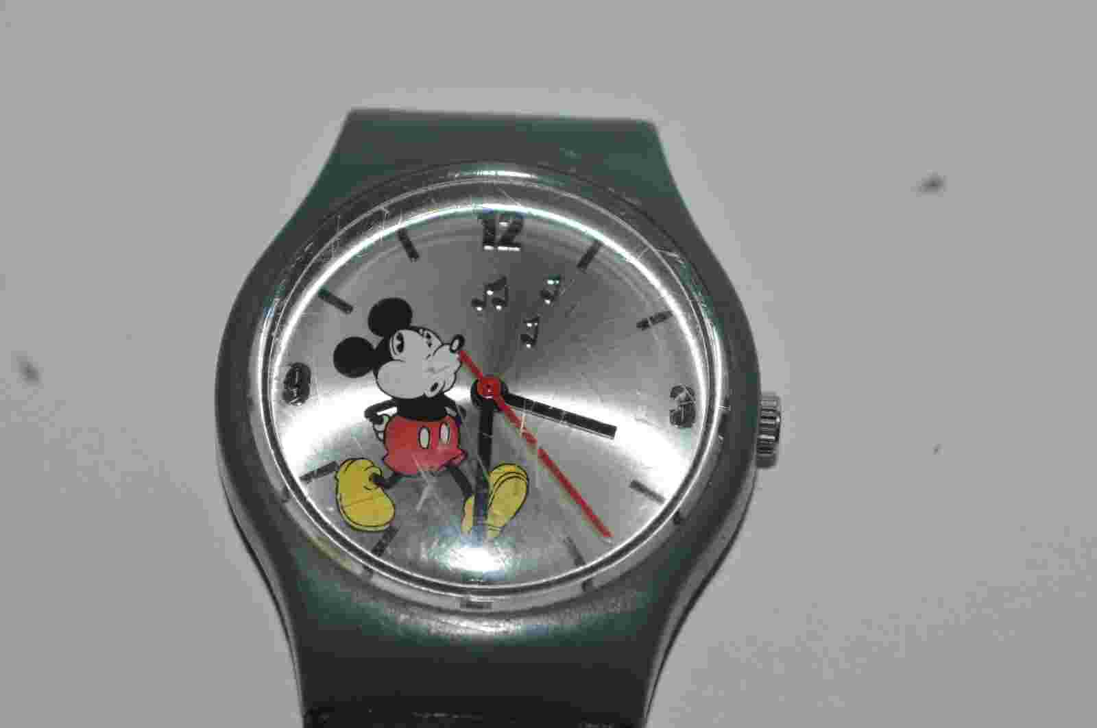 ACCUTIME MK1050 Mickey Mouse Watch 35 mm Works Fine No Strap