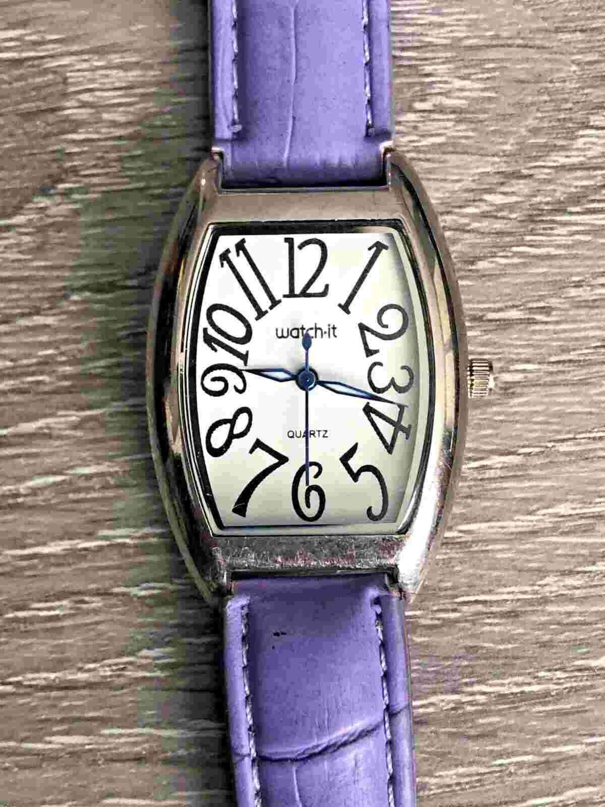 LA MER leather band womens watch Wear or sale it New battery # AV3 1