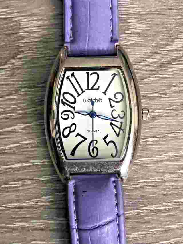 LA MER leather band womens watch Wear or sale it New battery # AV3 1