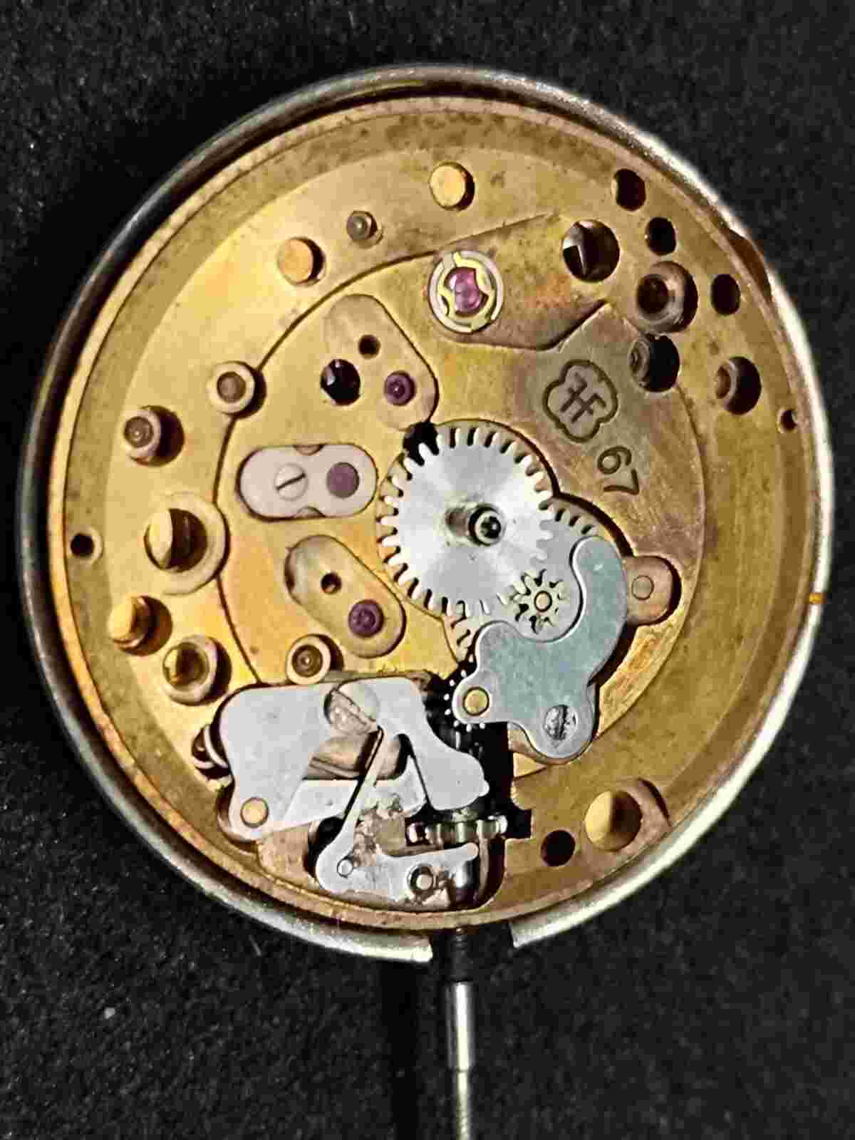 WESTERN WINDING MOVEMENT CAL NO.FHF-67 CROWN AT-3 OCLOCK B-562