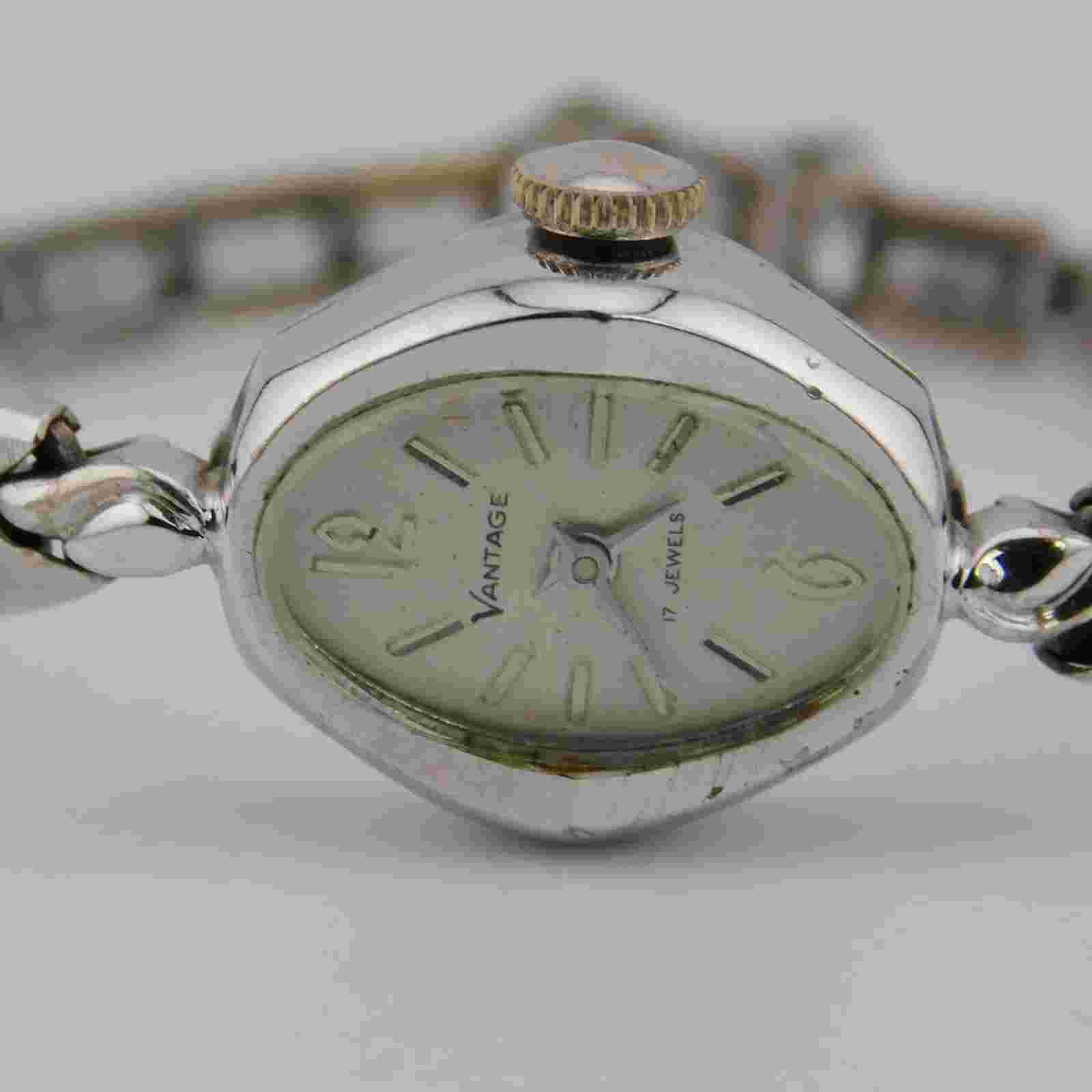 Vintage Vantage 17 Jewels Wind-up Analog Women's Watch Sz. 6" Doesn't Keeps Time