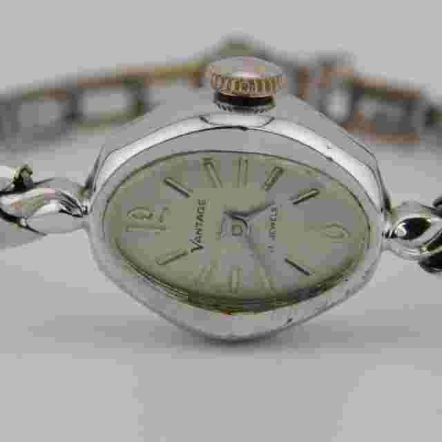 Vintage Vantage 17 Jewels Wind-up Analog Women's Watch Sz. 6" Doesn't Keeps Time