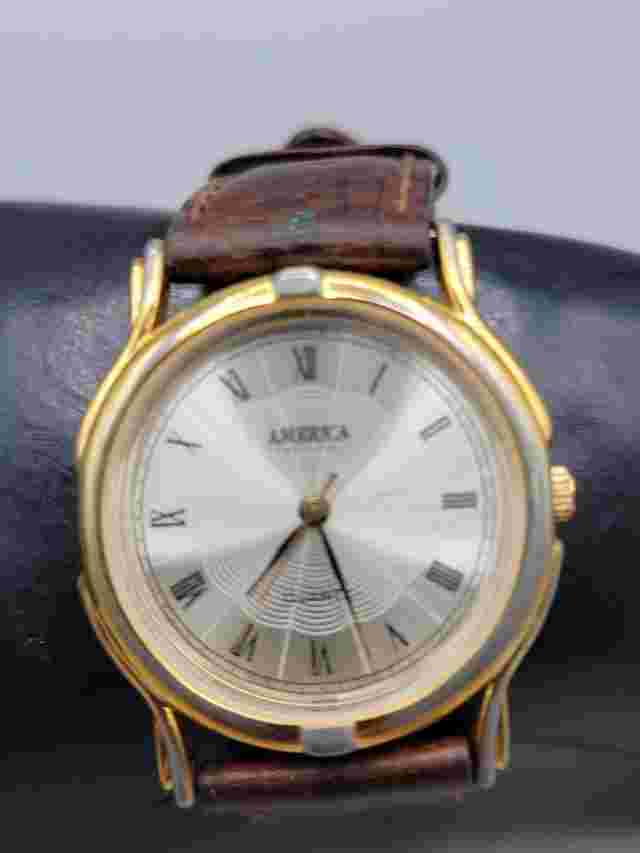Vintage Perry Ellis America Unisex Quartz Watch 7.75" Brown Leather Band 32mm