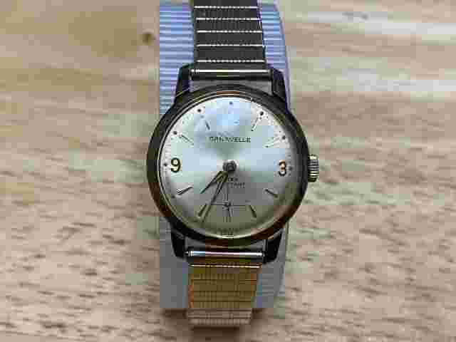 Vintage Caravelle Lady Gold Tone Small Second Stretch Hand-Wind Mechanical Watch