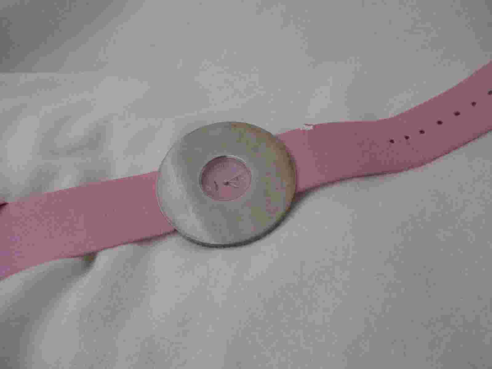 Vogue Analog Wristwatch with a Buckle Band and Quartz Movement
