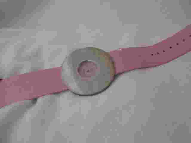 Vogue Analog Wristwatch with a Buckle Band and Quartz Movement