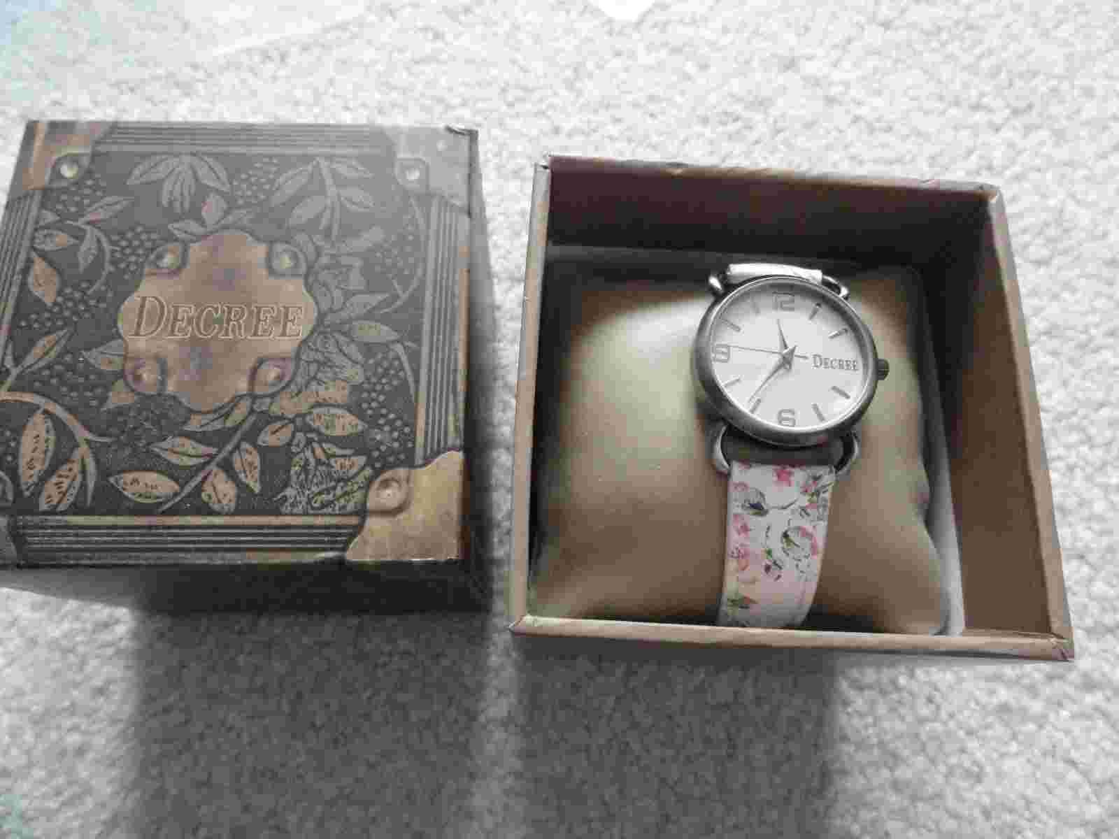 New Ladies Decree Quartz Watch with the Case