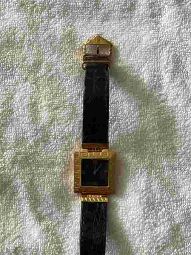 Authentic Gianni Versace Signature 00418  Medusa Gold Plated G10 Square Watch