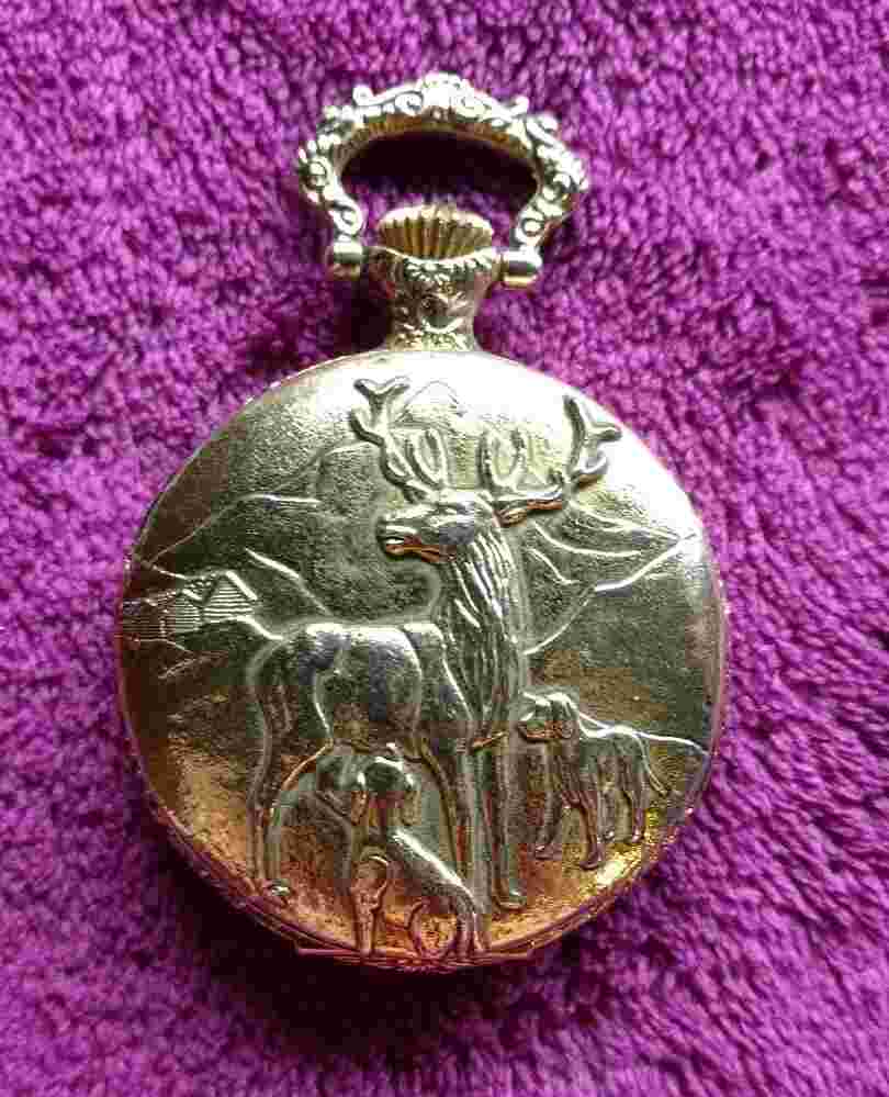 WINDSOR DEER CARVED  CASE POCKET WATCH! Quartz!