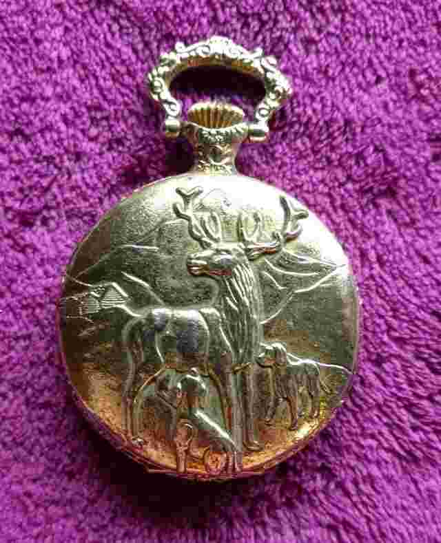 WINDSOR DEER CARVED  CASE POCKET WATCH! Quartz!