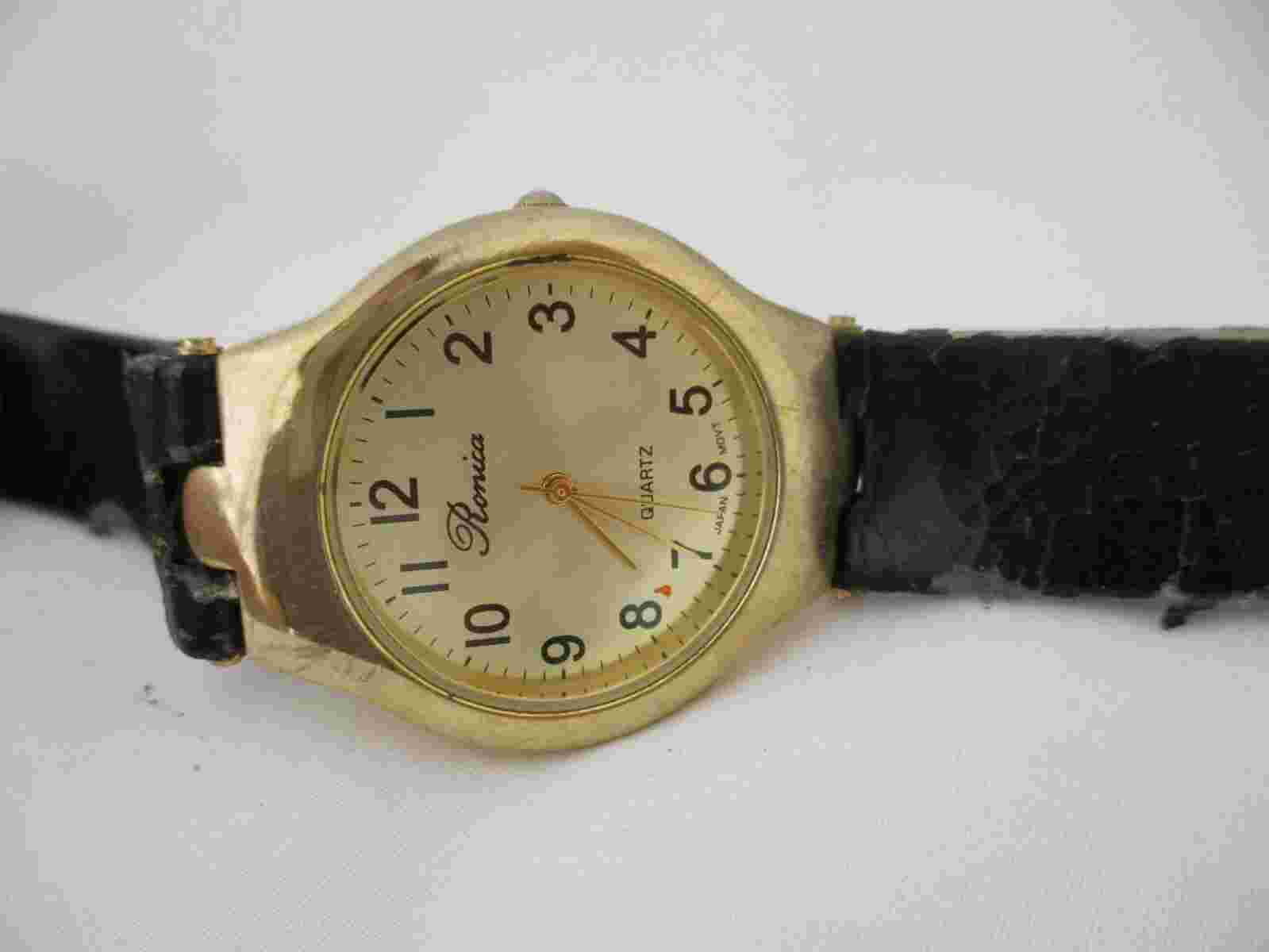 Ronica Women's Analog Watch Black Buckle Band
