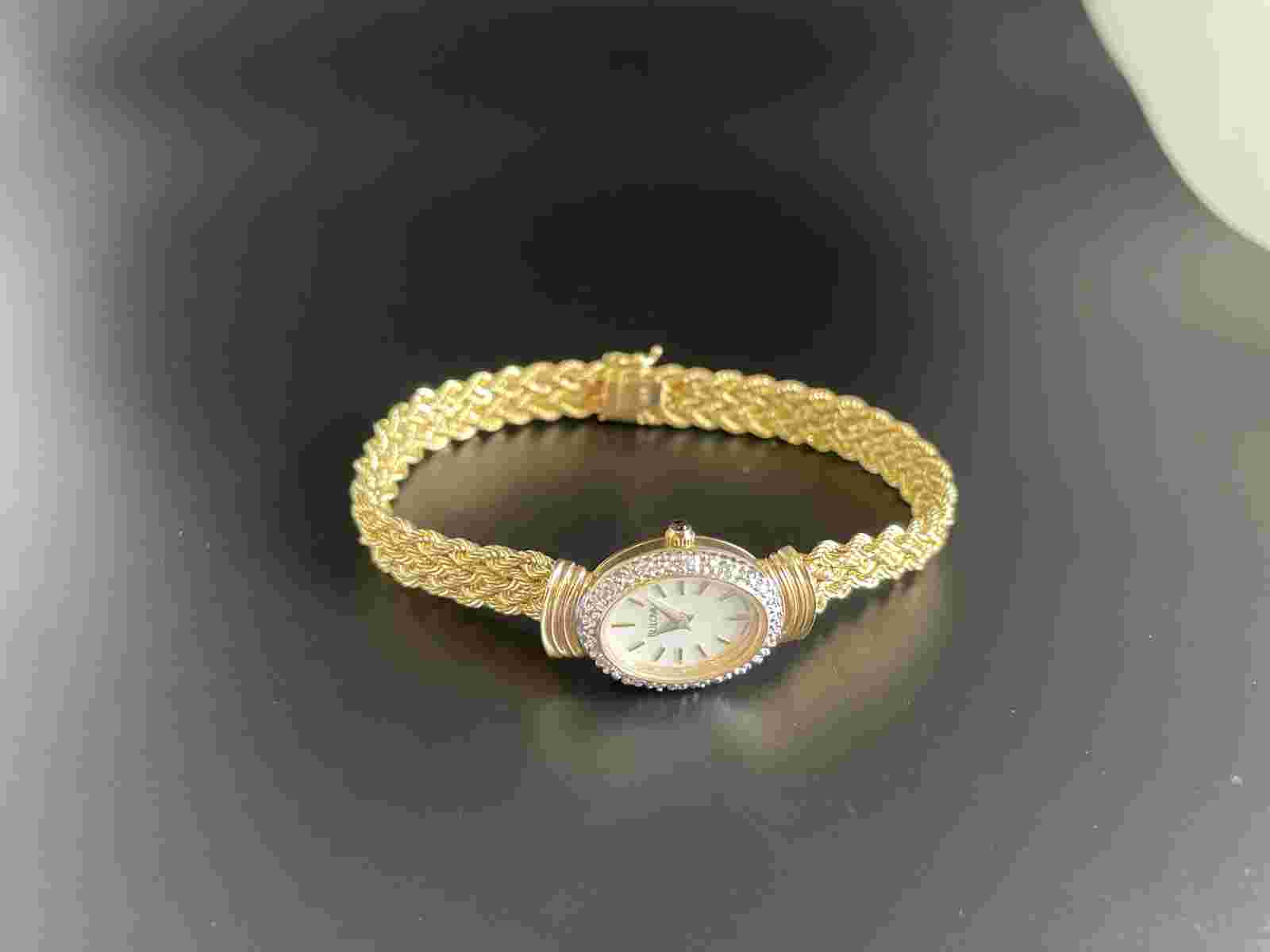 Vintage Womens 14k Gold Bulova Watch