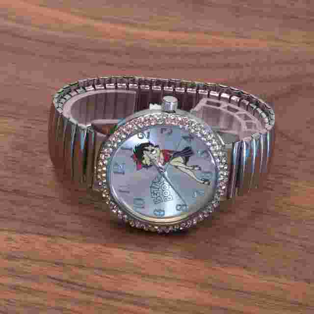 Betty Boop Women's Silver Finish Analog Wristwatch  stretch band