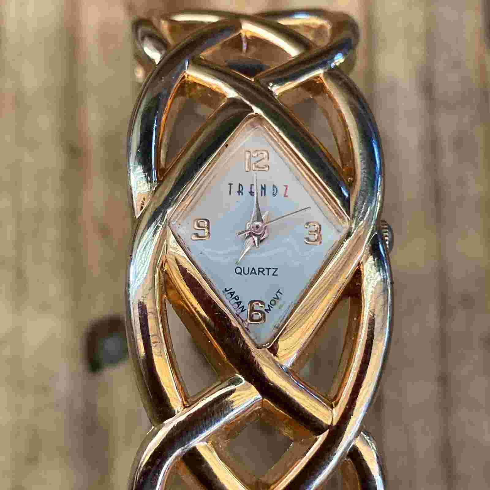 Trendz Ladies Fashion Watch Gold Tone Bangle Style Bracelet