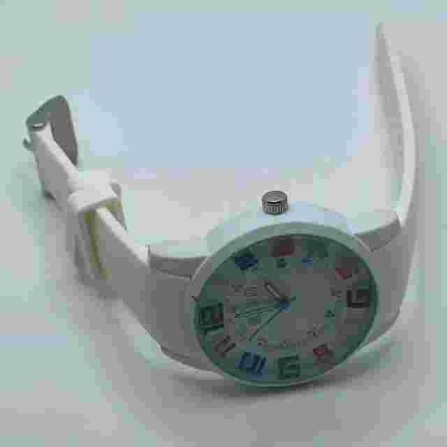 CRAYO Watch Unisex Date 40mm Case White Rubber Strap Quartz Three Hands