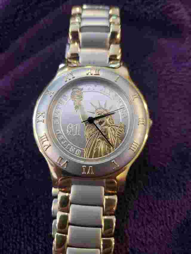 Coin Watch One Dollar Danbury Mint. Working Great With New Battery.