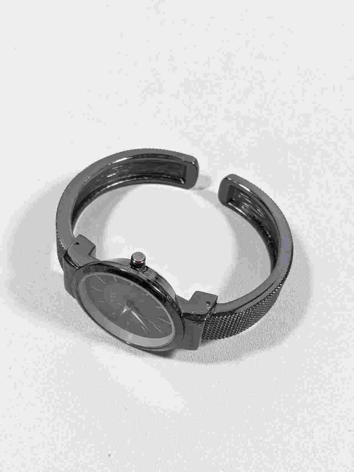 Folio Black Dial Round Case 32 mm Open Cuff Hinge Bracelet Band Watch 6.5 inch