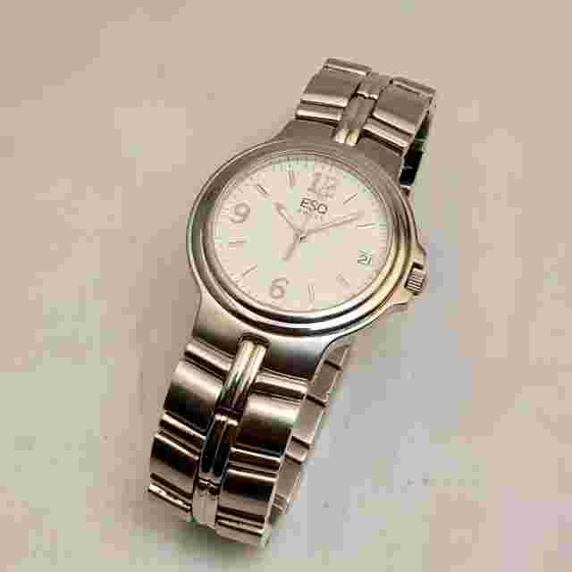 ESQ ESQUIRE SWISS QUARTZ SILVER TONE WATER RESISTANT MEN'S WATCH NEW BATTERY