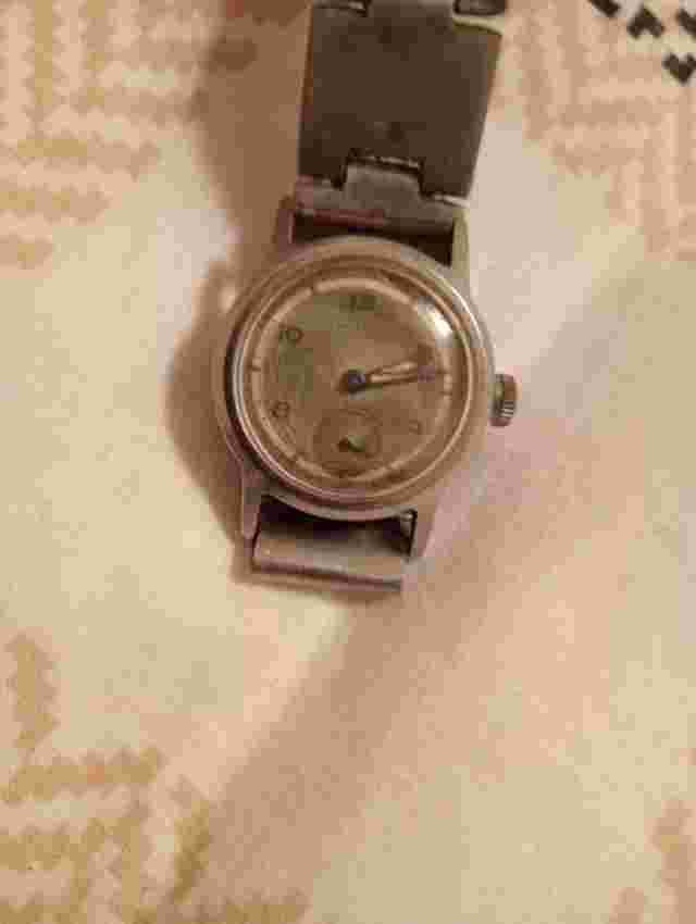 ANTIQUE VINTAGE  MOERIS SWISS 15 Jewel's 10 1/2 Ww2