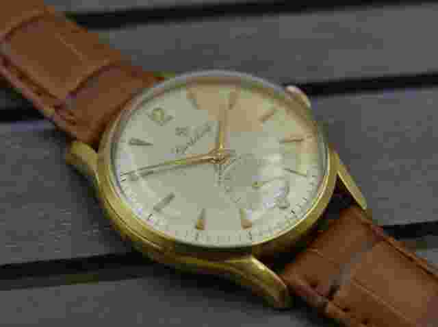 40s vintage watch mens Cortebert ref. 8493 gold pl manual wind cal. 677 serviced