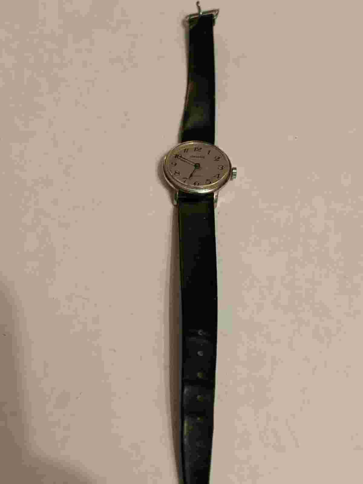 Corvette - Ladies round silver and black wristwatch - Untested