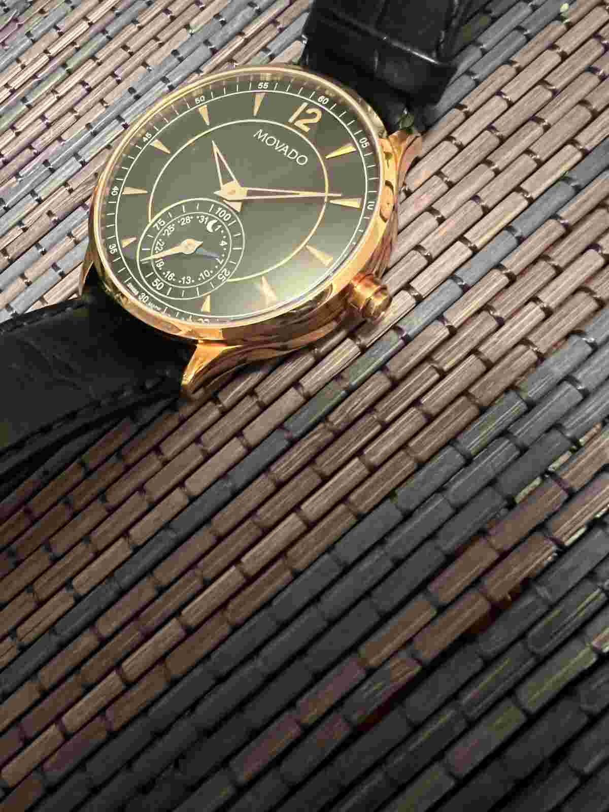Movado Circa Motion Men's Swiss Quartz Gold-Tone Leather band Black 0660008 42mm