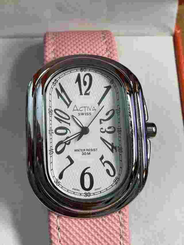 New in Box ACTIVA Swiss 495494 COA Quartz 50mm OVAL white Face PINK Ladies Watch