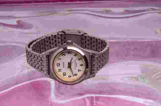 J. AXIS SCRIPT STYLISH WATER RESISTANT 10 BAR WRISTWATCH  0436