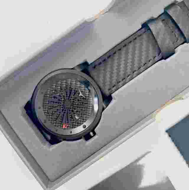 Timeless Elegance: Zinvo Blade Watch Unveiling Unisex Luxury for Men and Women