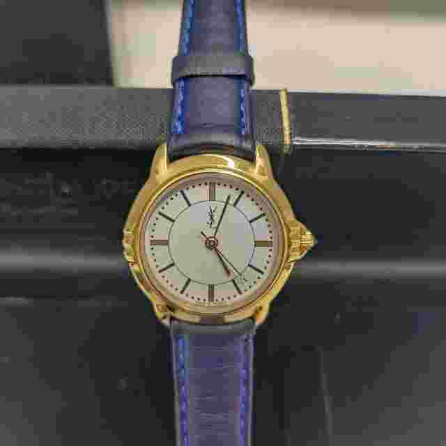 Yves Saint Laurent YSL Wristwatch Watch Vintage In excellent Condition New Batt