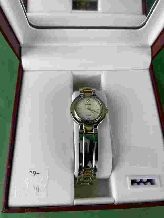Vintage Capezio Quartz Ladies/Womens Wrist Watch