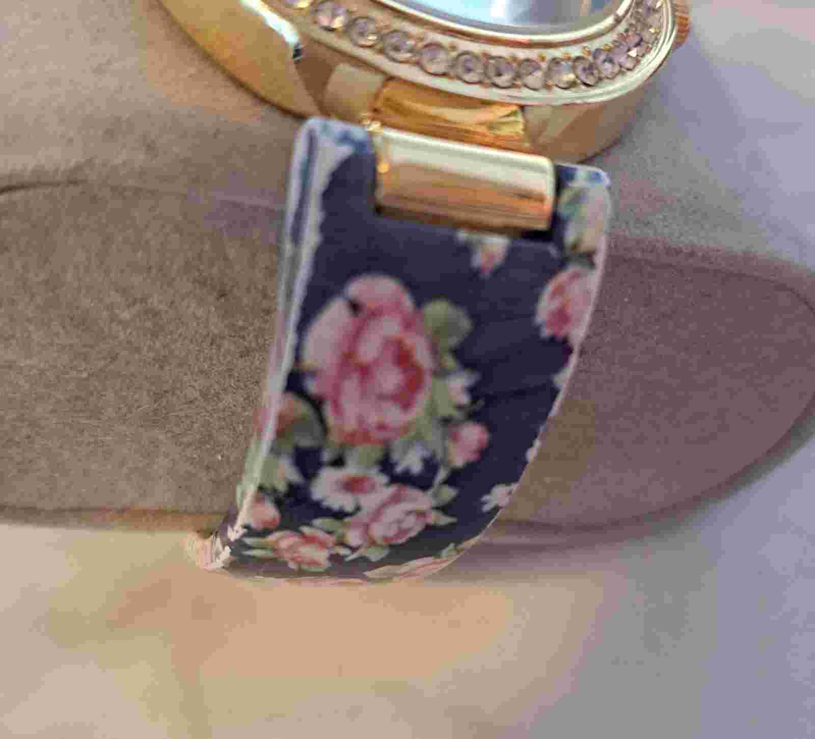 Embassy By Gruen EM4387L Women's 8" Cuff With New Battery