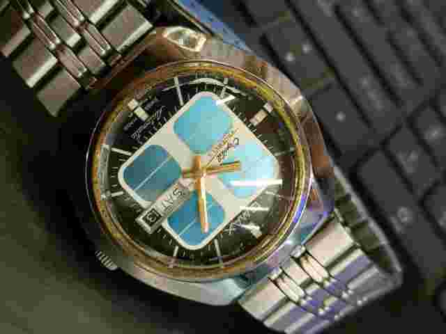 OMAX CRYSTAL 25 JEWELS MAN'S AUTOMATIC VINTAGE DAY DATE WATCH