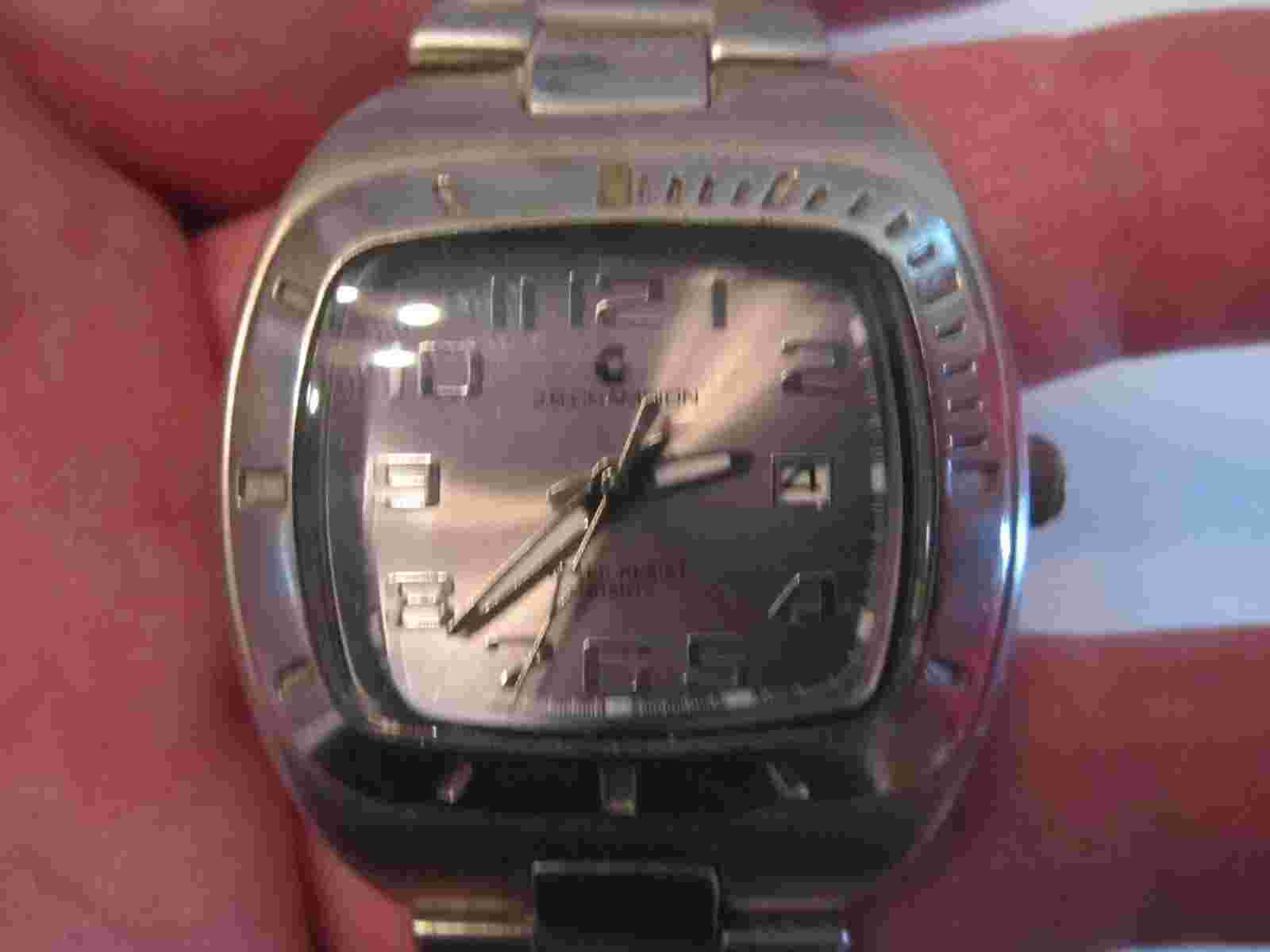 VINTAGE JB CHAMPION WATCH - DAY - QUARTZ MOVEMENT - JB CHAMPION BRACELET - BBK