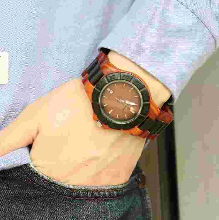 Wooden Watches Natural Sandalwood Men Women Business Casual Quartz Wrist Watch