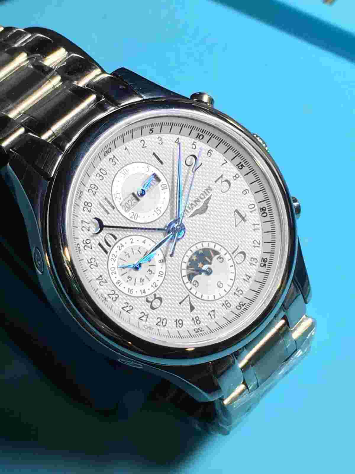 GUANQIN MASTER OF NOT MANY COMPLICATIONS WHITE WAFFLE DIAL AUTOMATIC 39MM STEEL