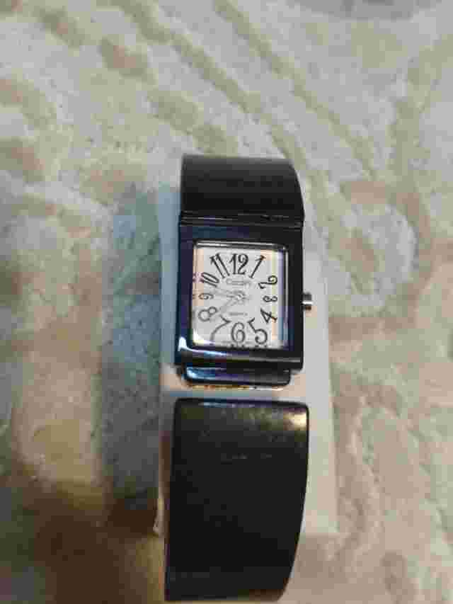 1960s Ladies Cardini Black Lucite Quartz Watch/Bangle Japanese Movement