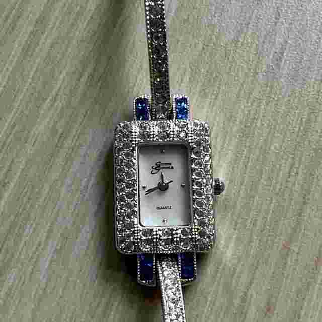 Beautiful Womens Suzanne Summers Watch