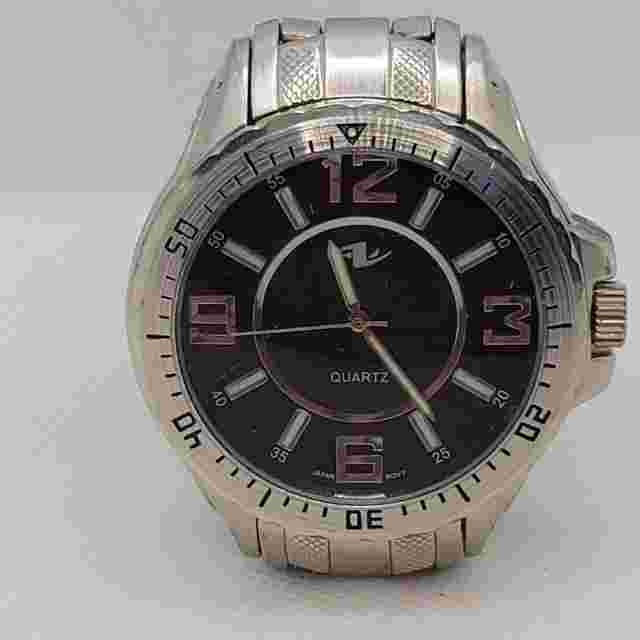 Mens Wrist Watch Silver Tone Adjustable Silver New Battery Glow
