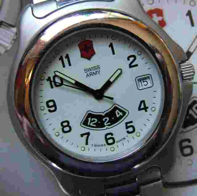 SWISS ARMY~Mens ClaSSiC OFFICERS 1884 Rare DUAL TIME GMT+White Dial+OEM Bracelet