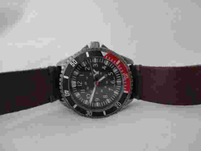American Eagle Outfitters Analog Wristwatch with a Buckle Band