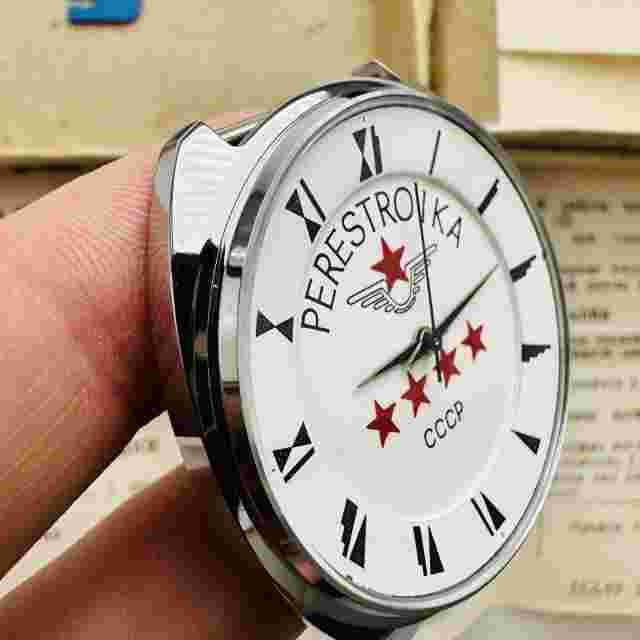 RARE NOS LUCH PERESTROIKA CCCP 2356 Quartz 1991 USSR Watch Belarus Vtg Box SU