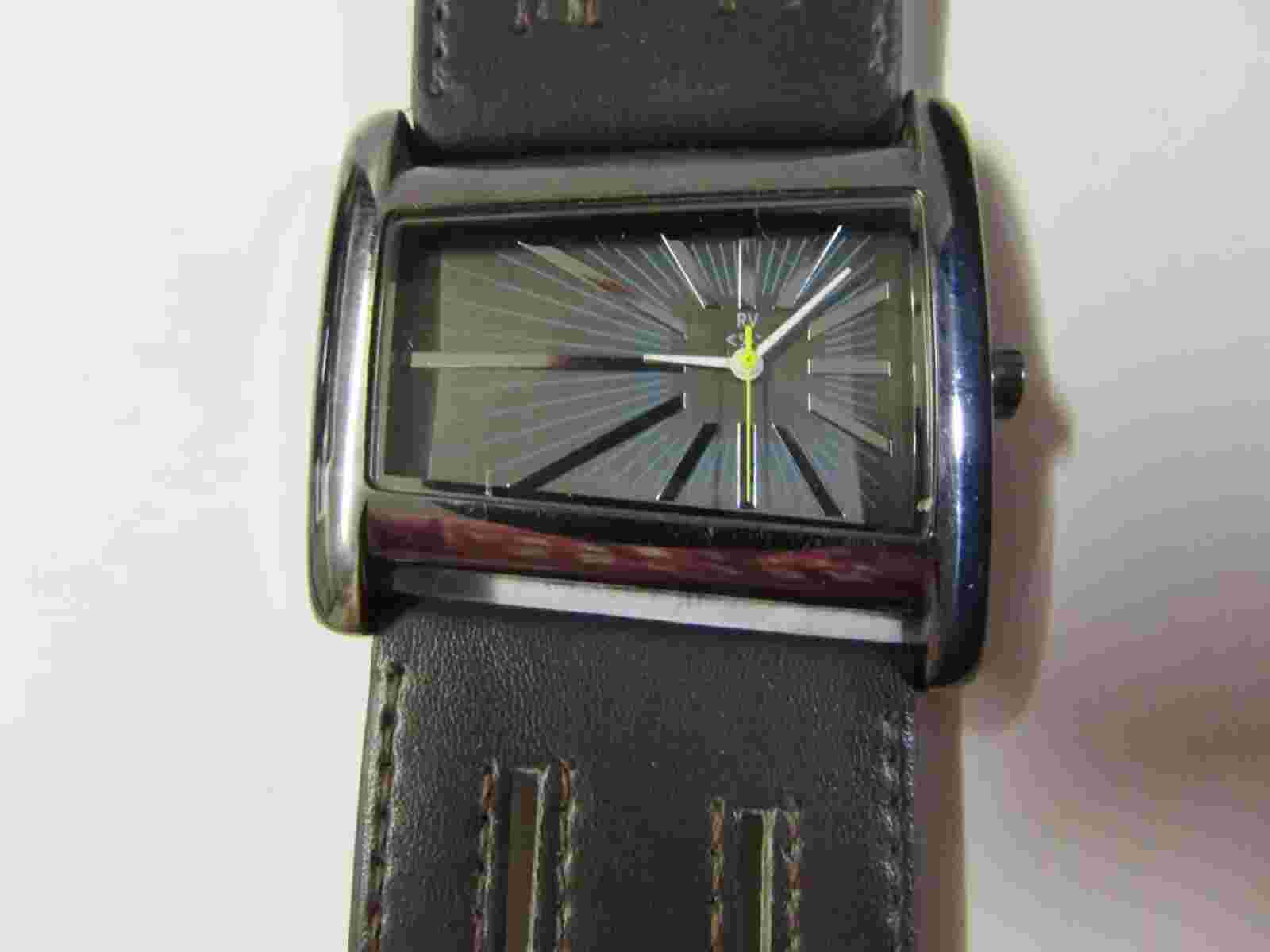 Fully working RIVER ISLAND Gents Analogue Watch Leather Strap & New Battery