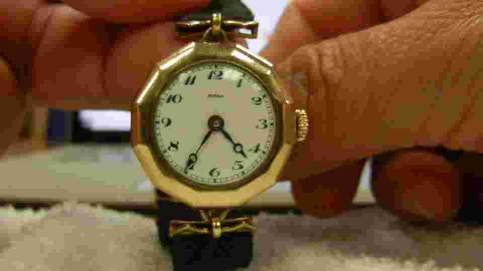 RARE WOMANS VINTAGE ART DECO GOLD PLATED BIRKS PICCADILLY WATCH 15 JEWELS 3 ADJS