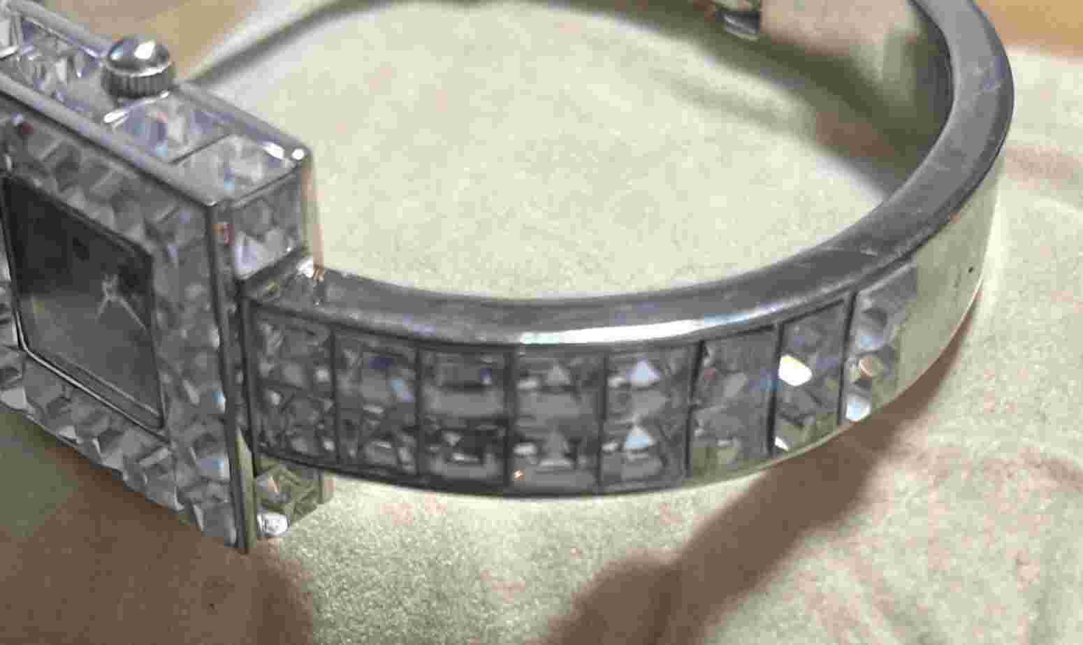Paris Hilton  Crystal Quartz Watch Statement  Bracelet  Mother of Pearl Face