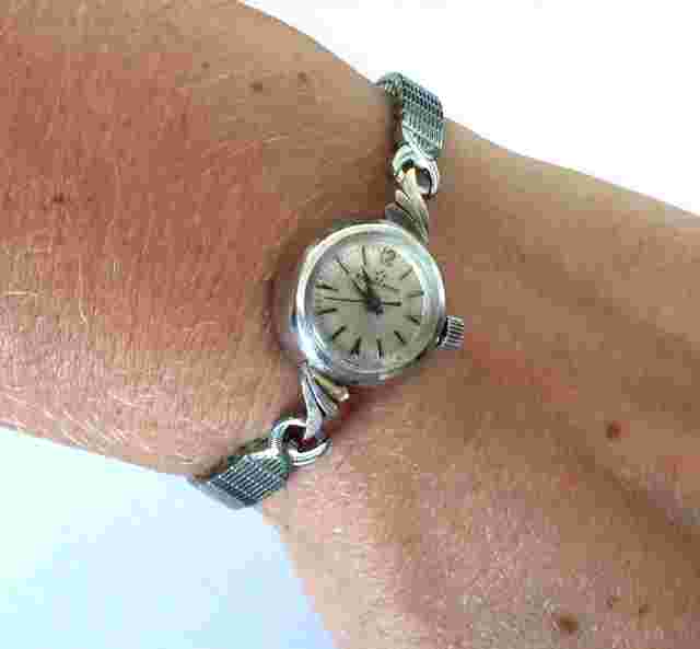VINTAGE BEAUTIFUL ETERNA-MATIC 140 17 JEWELS SWISS CLASSY LADIES G.F. WATCH RUNS