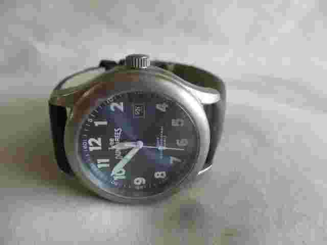 Lee Dungarees Analog Wristwatch with a Buckle Band and Quartz Movement