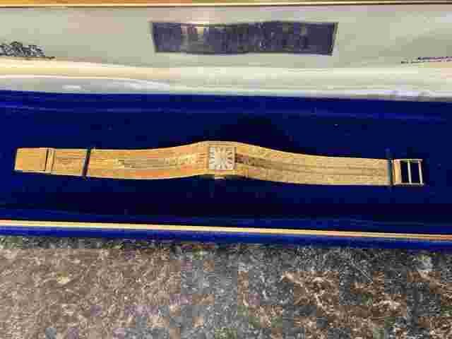 Vintage Juvenia Womans Watch 18k Gold